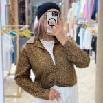 شومیز قهوه ای با تی شرت شعبه انزل مال